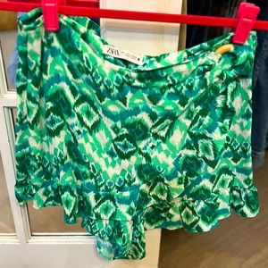 Zara Aztec ruffle front skort, Large